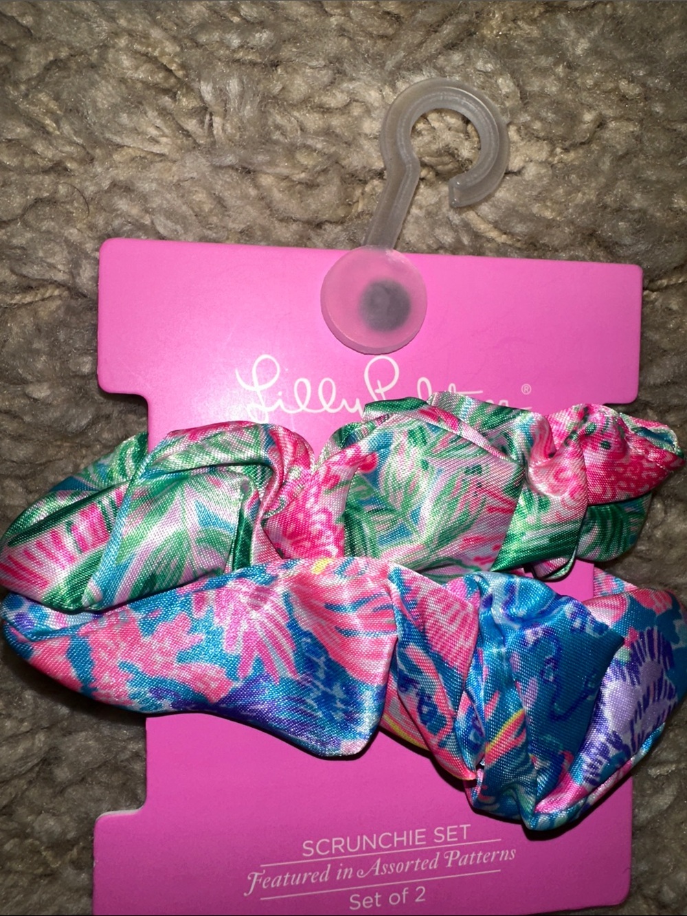 NWT Lilly Pulitzer Scrunchie Set - Picture 3 of 3